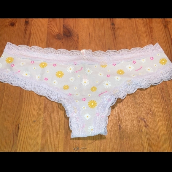 V.S. PINK- Pink logo Yellow & White Floral Print Lace Trim Cheekies-XXL - Picture 1 of 2